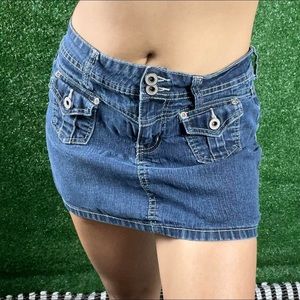 Y2K mini skirt 
Size S
#skirts #Y2K #2000's #vintage